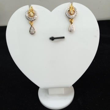 fancy diamond earrings by Aaj Gold Palace