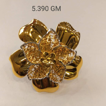 Flower ring by Aaj Gold Palace