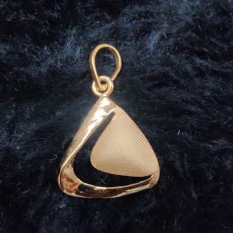 18 kt gold pendant